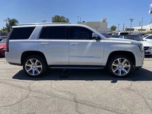 Used 2016 Cadillac Escalade Luxury RWD image 8