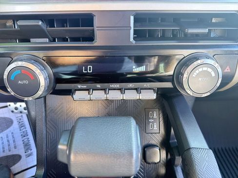 Used 2025 Toyota Tacoma TRD Sport AWD/4WD image 16