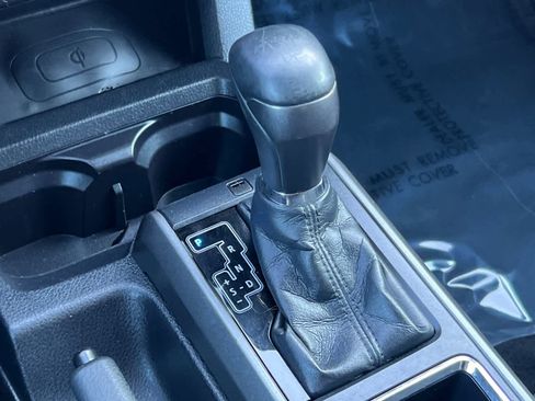 Used 2018 Toyota Tacoma TRD Sport image 22