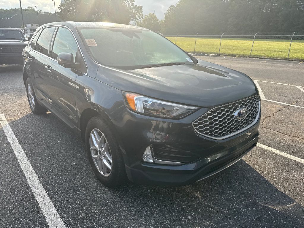 Used 2024 Ford Edge SEL w/ Convenience Package AWD/4WD image 2