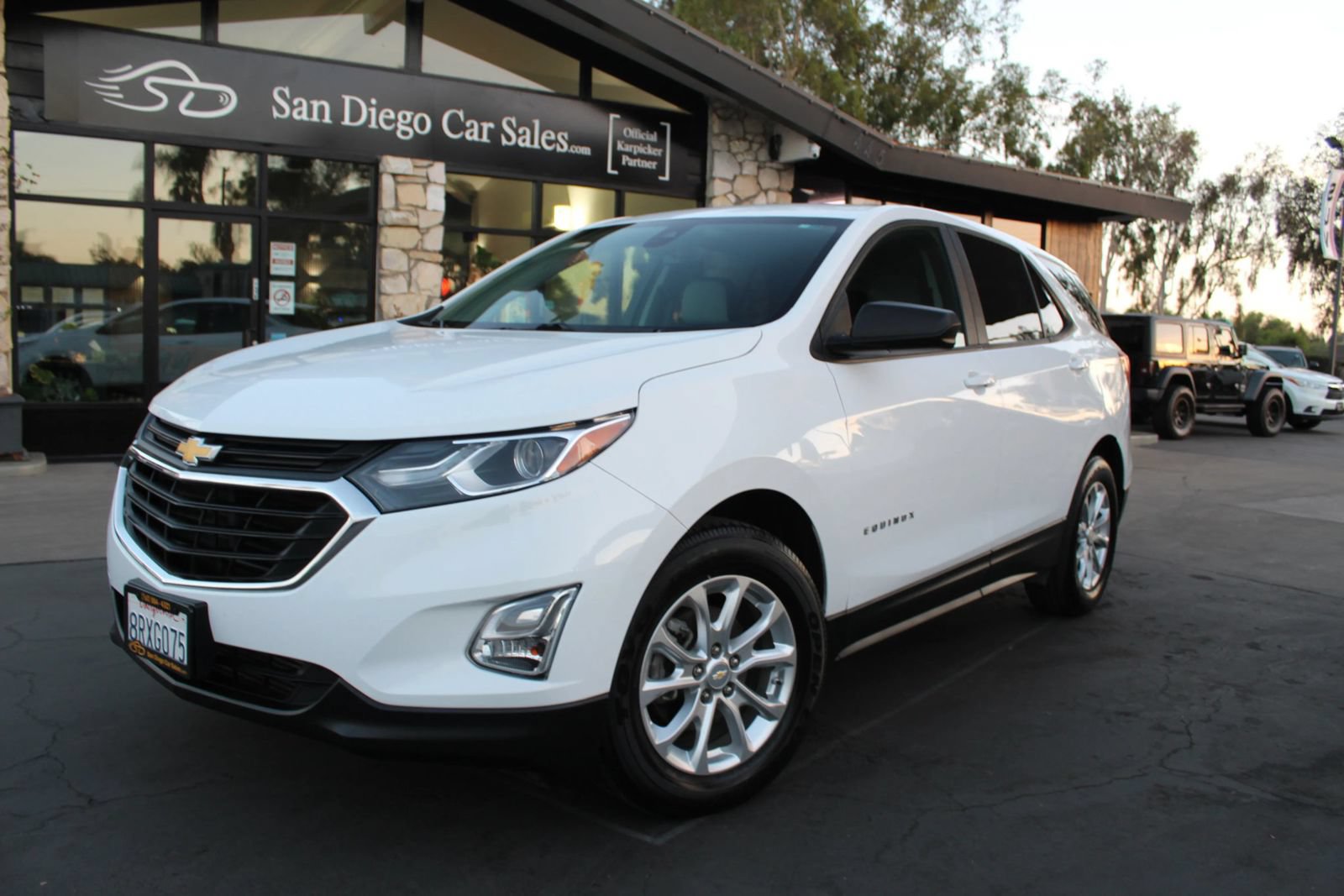 Used 2020 Chevrolet Equinox LS FWD image 1