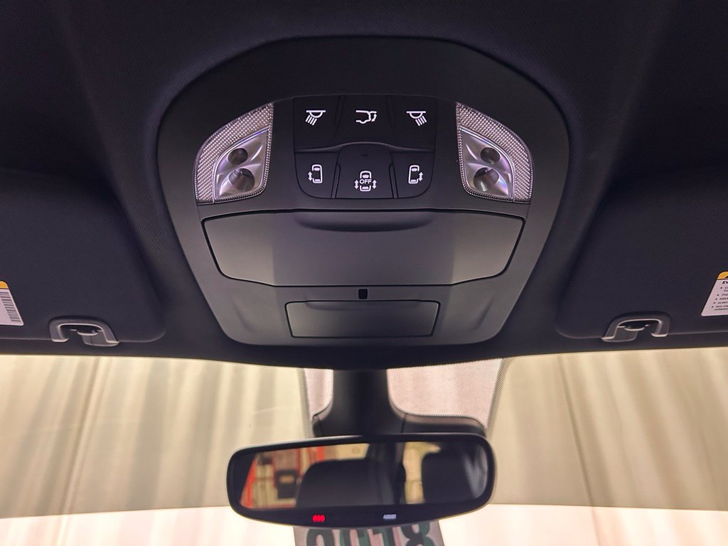 Used 2023 Chrysler Pacifica Touring-L w/ Uconnect Theater Family Group FWD image 22