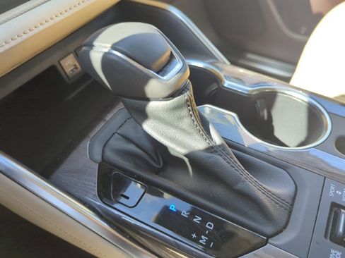 Used 2022 Toyota Highlander Platinum image 23