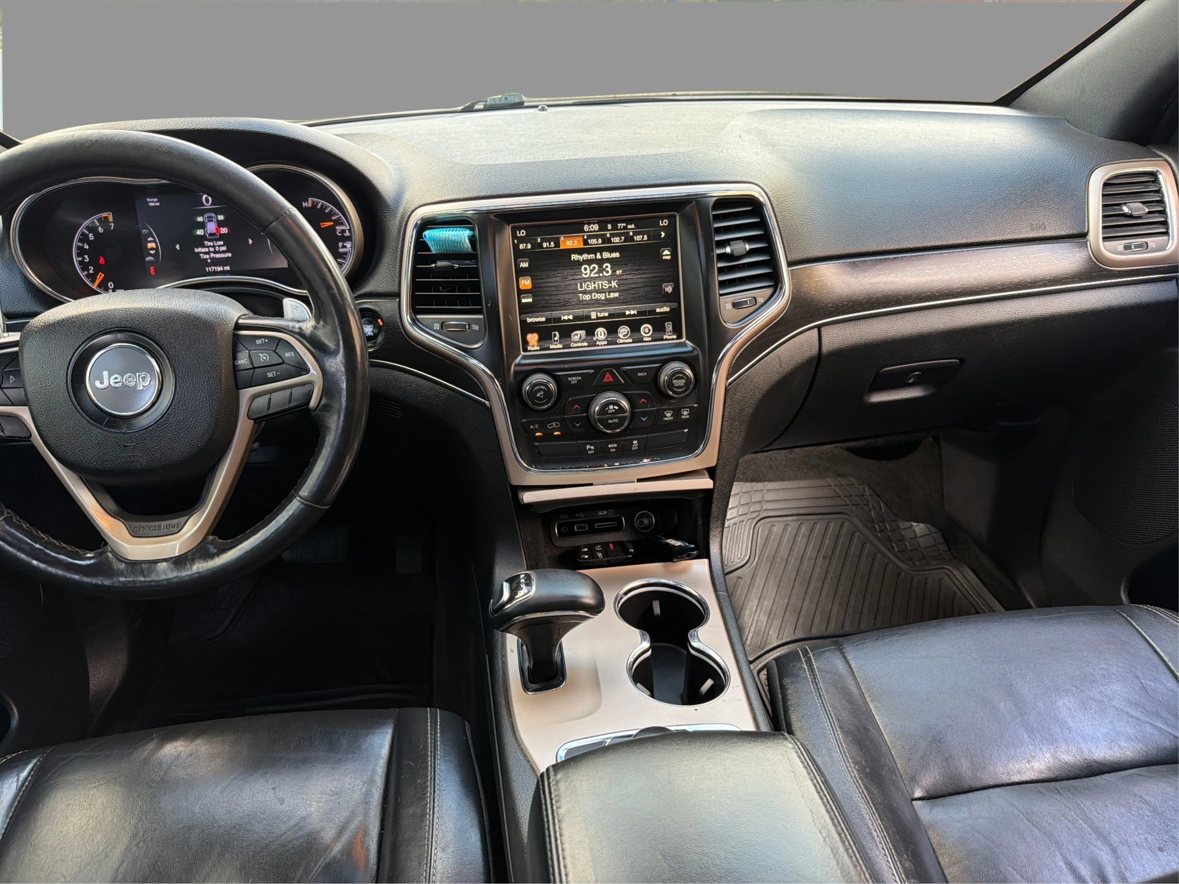 Used 2015 Jeep Grand Cherokee Limited AWD/4WD image 16