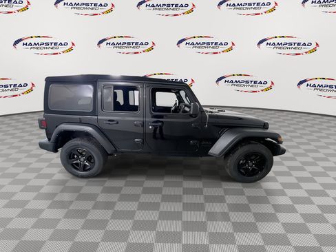 Used 2022 Jeep Wrangler Unlimited Sport AWD/4WD image 9