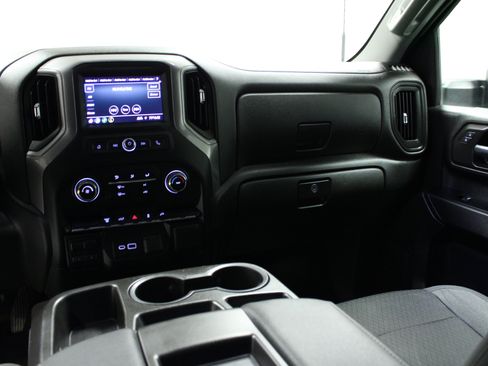 Used 2022 Chevrolet Silverado 2500 Custom w/ Custom Value Package AWD/4WD image 19