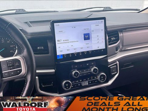 Used 2024 Ford Expedition XLT image 7