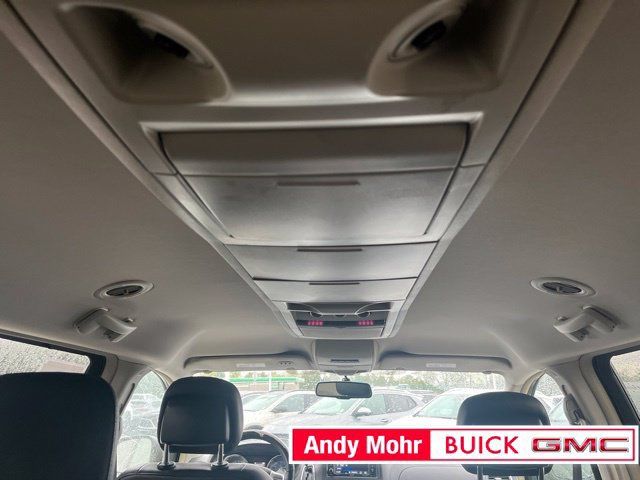 Used 2016 Chrysler Town & Country Touring w/ Driver Convenience Group FWD image 42