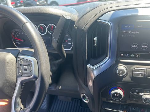 Used 2022 Chevrolet Silverado 1500 LT AWD/4WD image 27