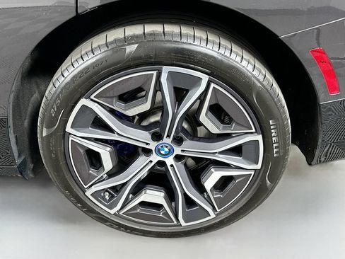 Used 2024 BMW iX xDrive50 w/ Premium Package AWD/4WD image 30