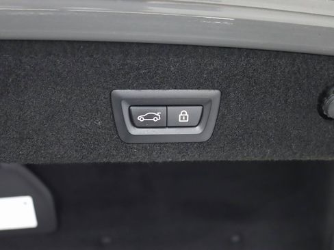 Used 2022 BMW 750i xDrive w/ Executive Package image 45