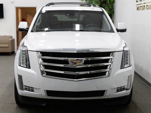 Used 2017 Cadillac Escalade Premium Luxury image 13