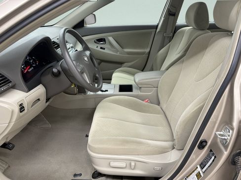 Used 2009 Toyota Camry LE FWD image 10
