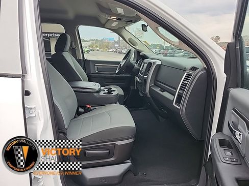 Used 2022 RAM 1500 Classic SLT image 21