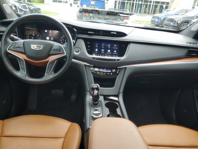 Certified 2023 Cadillac XT5 Premium Luxury w/ Technology Package FWD image 15