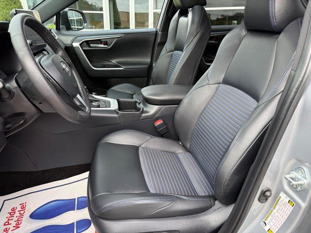 Used 2025 Toyota RAV4 XSE w/ Weather Package AWD/4WD image 16