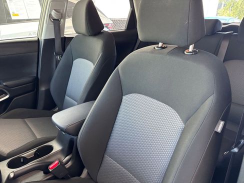 Used 2025 Kia Soul LX w/ LX Technology Package FWD image 36