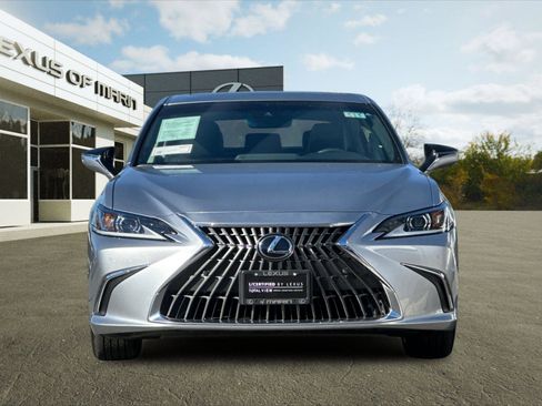 Certified 2025 Lexus ES 300h w/ Premium Package image 5