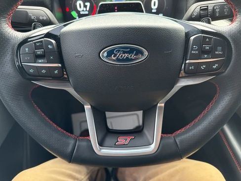 Used 2025 Ford Explorer ST image 34