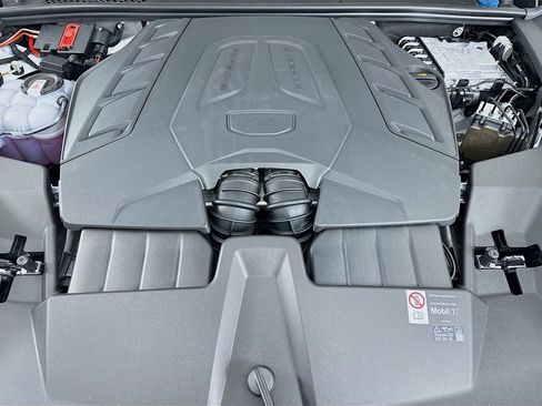 Certified 2026 Porsche Cayenne GTS AWD/4WD image 35