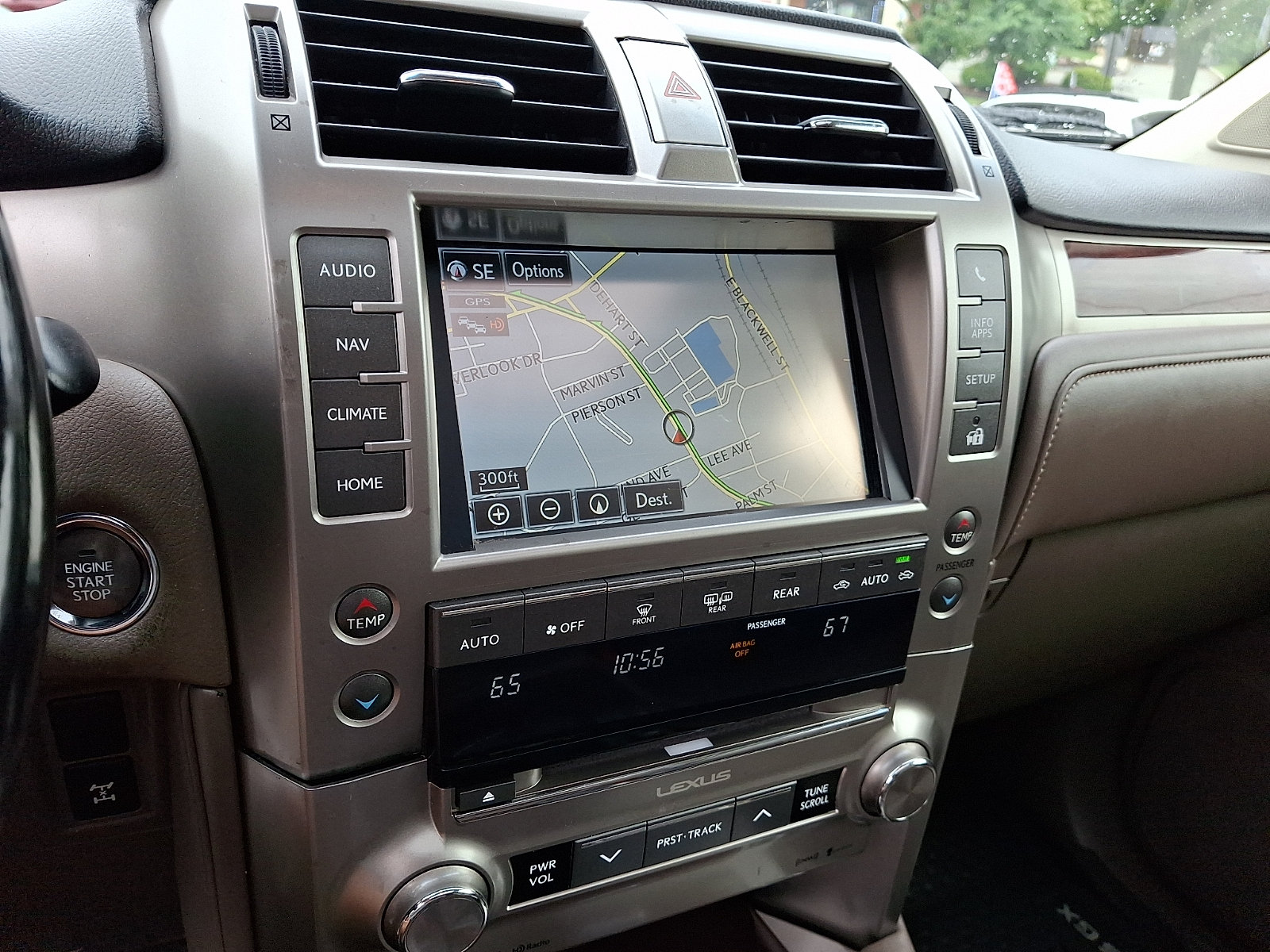 Used 2017 Lexus GX 460 Premium w/ Premium Package AWD/4WD image 23