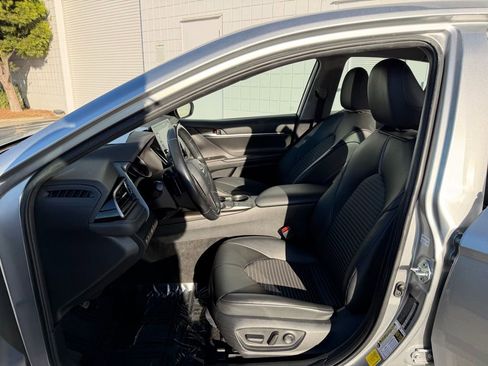Used 2022 Toyota Camry SE image 15