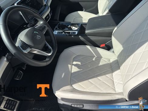 Used 2025 Volkswagen Atlas Cross Sport SEL Premium R-Line image 13