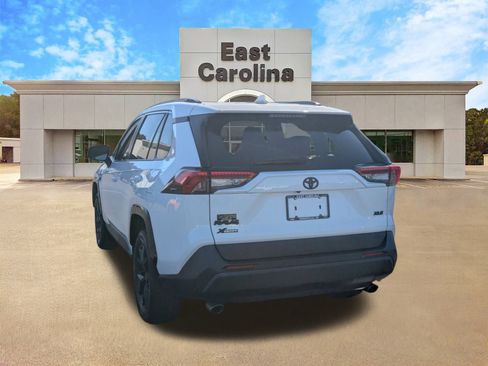Used 2021 Toyota RAV4 XLE image 5