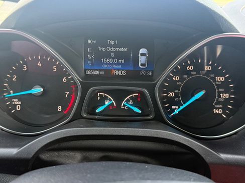 Used 2019 Ford Escape Titanium image 12