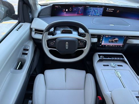 New 2026 Lincoln Navigator Reserve AWD/4WD image 24