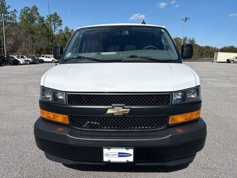 Used 2025 Chevrolet Express 3500 LS RWD image 2