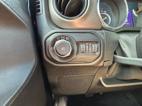 Used 2021 Jeep Wrangler Unlimited Sport AWD/4WD image 24