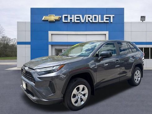 Used 2024 Toyota RAV4 LE AWD/4WD image 3