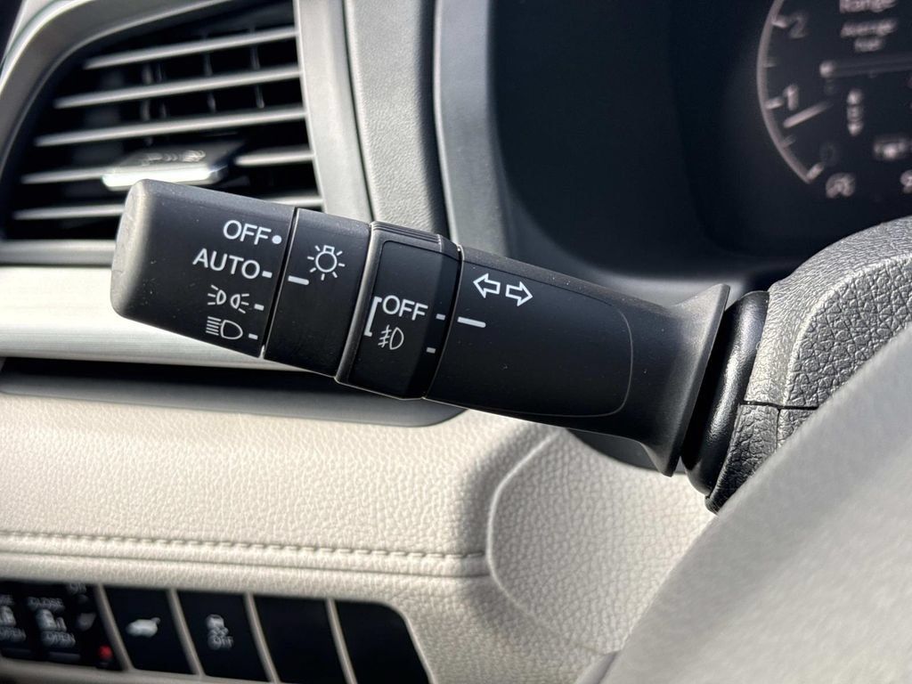 Used 2026 Honda Odyssey EX-L image 11