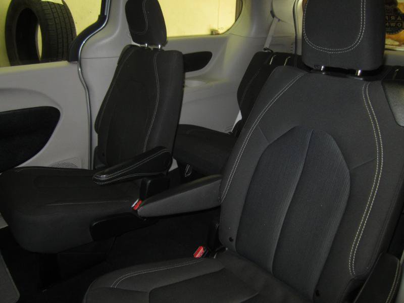 Used 2023 Chrysler Voyager LX FWD image 12