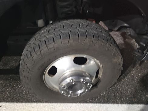 Used 2016 Ford F350 Lariat w/ Lariat Interior Package image 9