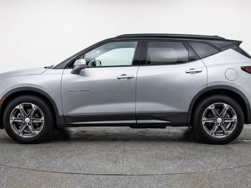 Used 2025 Chevrolet Blazer LT FWD image 5