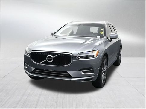 Used 2019 Volvo XC60 T8 Momentum w/ Premium Package AWD/4WD image 8
