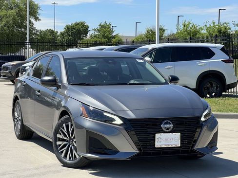 New 2026 Nissan Altima 2.5 SV FWD image 2