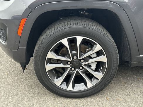 Used 2023 Jeep Grand Cherokee Overland image 33