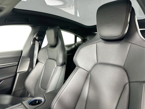 Certified 2025 Porsche Taycan image 5