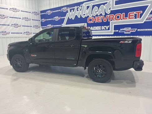 Used 2016 Chevrolet Colorado Z71 w/ Z71 Midnight Edition AWD/4WD image 3