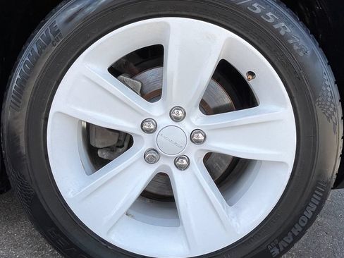 Used 2020 Dodge Challenger SXT RWD image 12