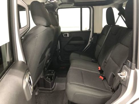 Used 2019 Jeep Wrangler Unlimited Sahara w/ LED Lighting Group AWD/4WD image 26
