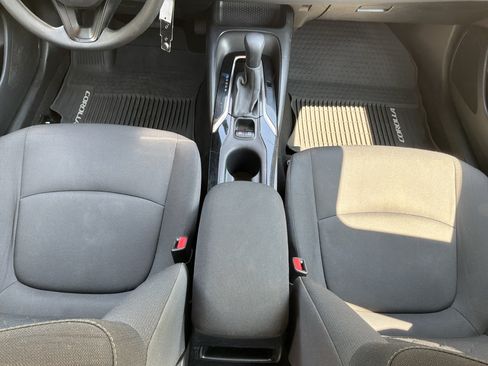 Used 2020 Toyota Corolla LE FWD image 28