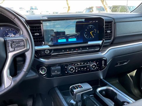 Used 2024 Chevrolet Silverado 1500 LT Trail Boss w/ Dark Appearance Package image 7