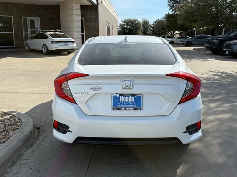 Used 2017 Honda Civic EX image 4