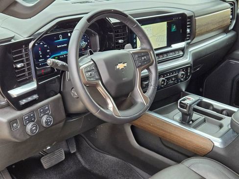Used 2023 Chevrolet Silverado 1500 High Country w/ Technology Package AWD/4WD image 10