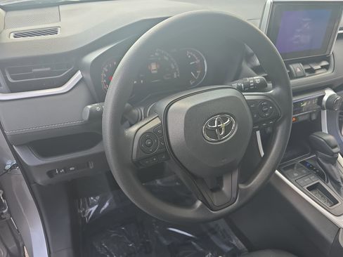 Used 2024 Toyota RAV4 XLE FWD image 15