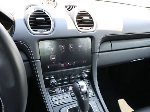 Used 2024 Porsche 718 Cayman RWD image 19